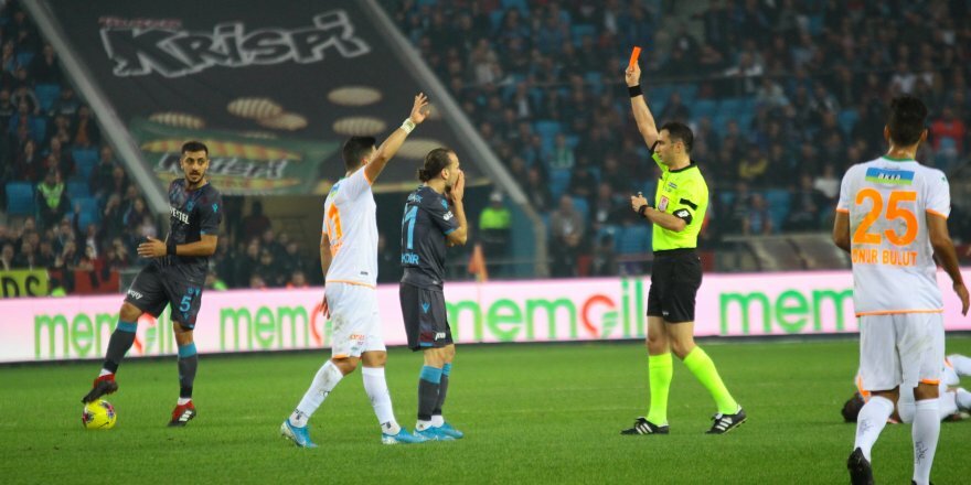 Trabzonspor-Alanyaspor maçında neler oldu?