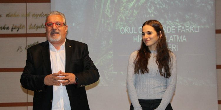 Hikaye anlatmaya geliyorlar