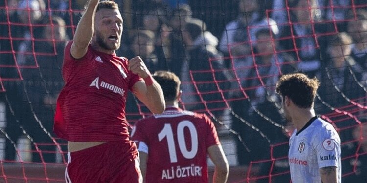 Trabzonsporlu isim Beşiktaş'a golünü attı ama...