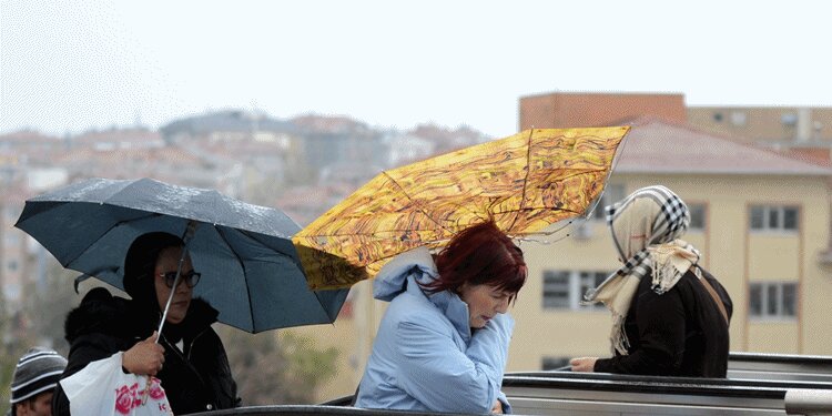 Doğu Karadeniz'e uyarı! Fırtına kapıda...