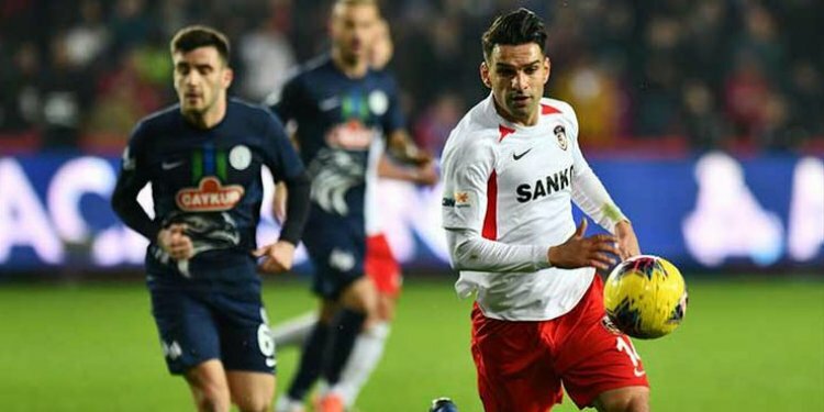 Eski Trabzonsporlu, hocasını çıldırttı!