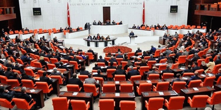 CHP, meclisi olağanüstü toplantıya çağırdı!