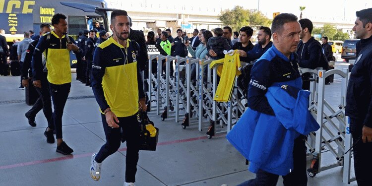 Trabzon'a giden Fenerbahçe'ye havalimanında şok!