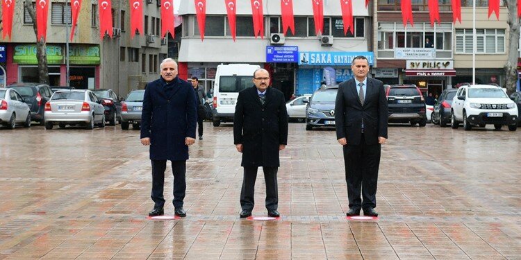 Trabzon'daki resmi törene 3 kişi katıldı! Koronavirüs...