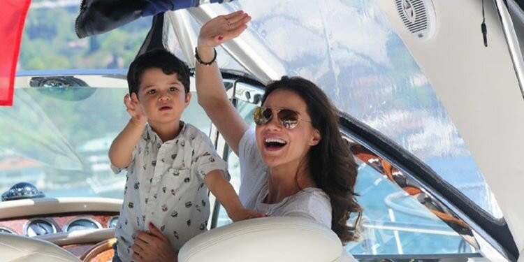 Ebru Şallı'nın oğlu hayatını kaybetti!