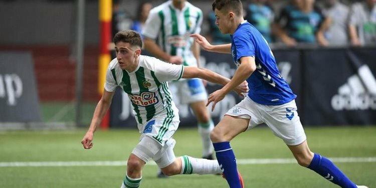 Gurbetçi yıldız açıkladı! 