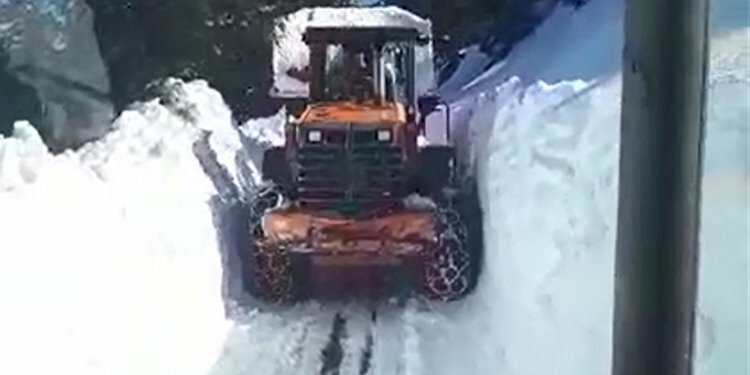 Rize'de karla mücadele yine başladı!