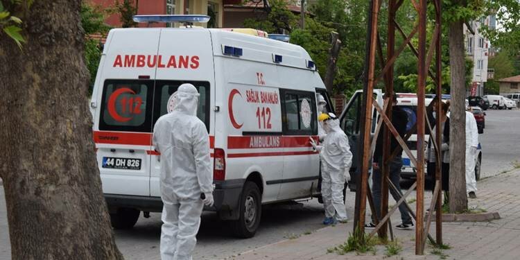 Koronavirüs test sonucunu beklemeden hastaneden kaçtı!