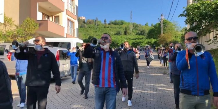 Trabzon’da sokakta onları gören şaşırıyor