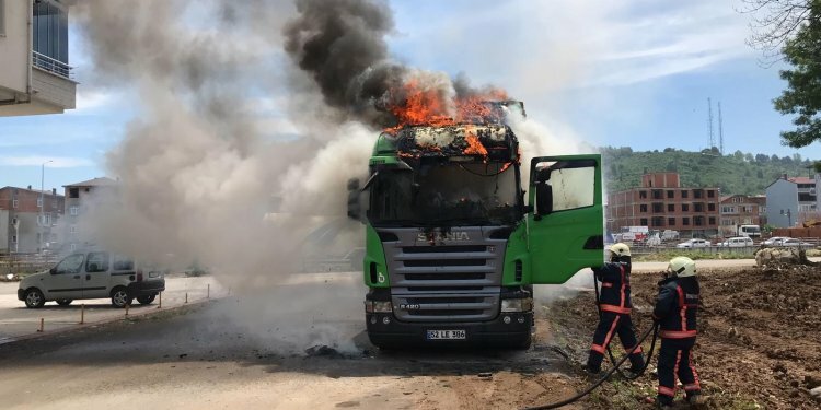 Ordu’da tır alevlere teslim oldu