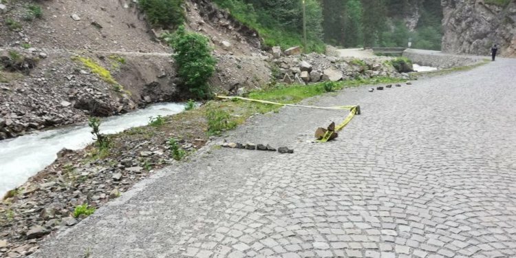 Uzungöl'de bisikletle dereye düşen kadın hayatını kaybetti