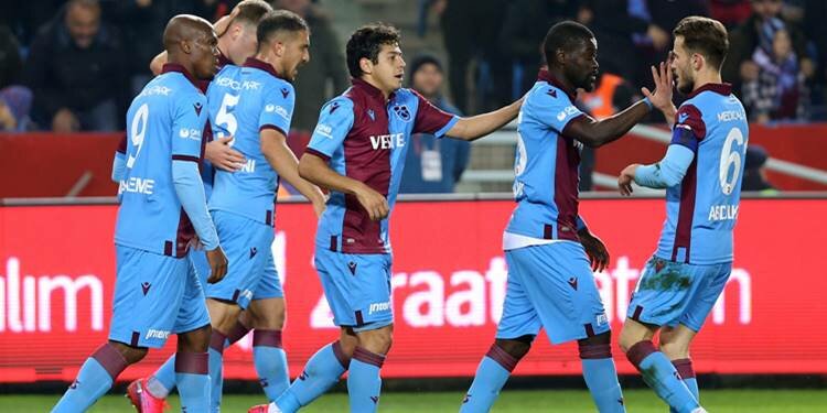 Seyircisiz maçlar Trabzonspor'a yarayabilir!