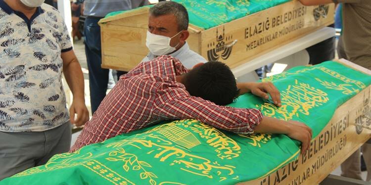 Trabzon'dan giderken kaza yaptılar! 2'si çocuk 5 kişi toprağa verildi