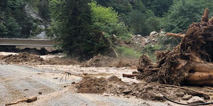 Rize-Erzurum arası ulaşıma kapandı!