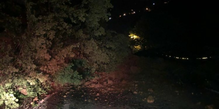 Ayder Yaylası yolunda heyelan!