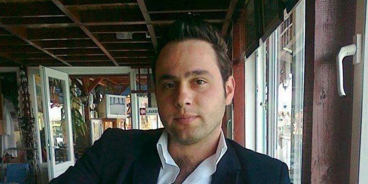Kafasına yorgun mermi isabet eden genç, yaşam savaşı veriyor