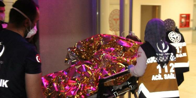 Kendini yakan seyyar satıcı Trabzon'a sevk edildi!