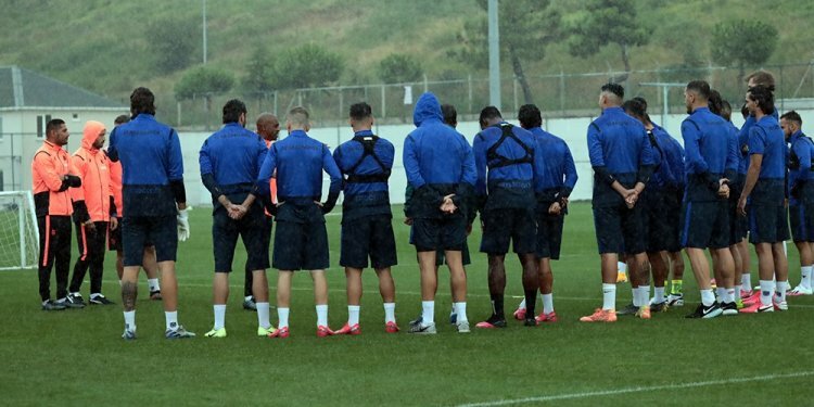 Trabzonspor yeni transferleriyle başladı