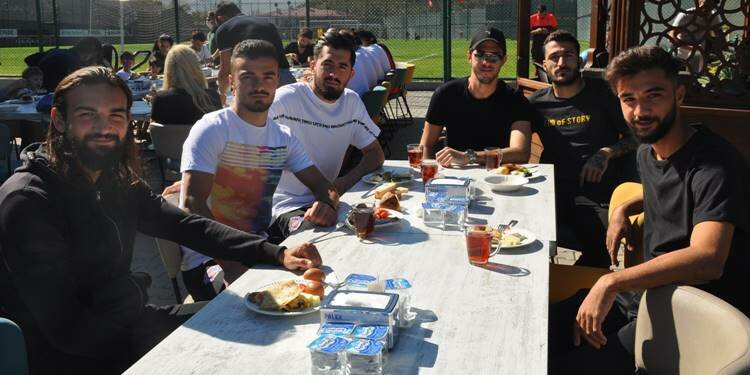 Hekimoğlu Trabzon kahvaltıda buluştu!