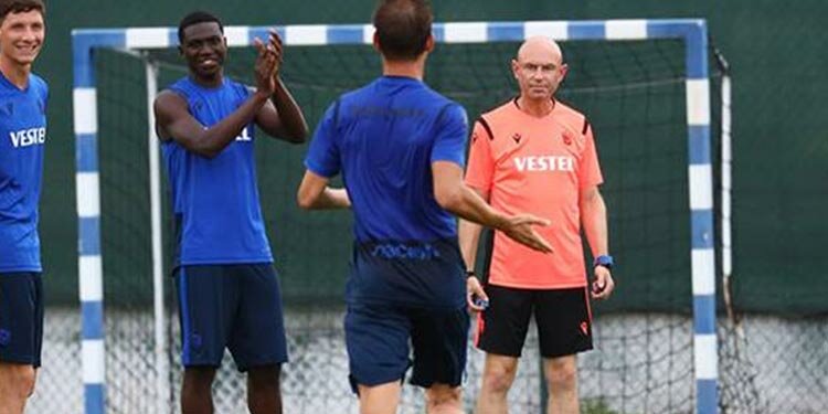 Trabzonspor'dan ayrılan antrenöre ceza!