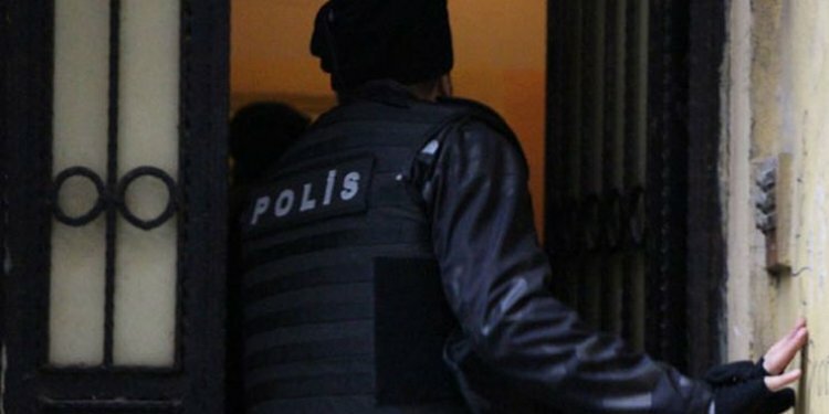 Otele baskın! 18 gözaltı...