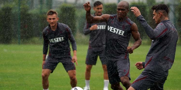 Trabzonspor yağmur altında çalıştı!
