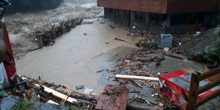 Meteoroloji'den Trabzon, Rize ve Artvin için şiddetli yağış uyarısı