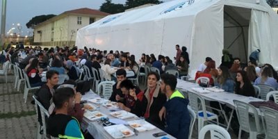 Öğrenciler iftar çadırlarından memnun!