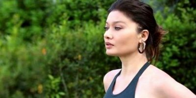 Nurgül Yeşilçay'ın ayakları olay oldu